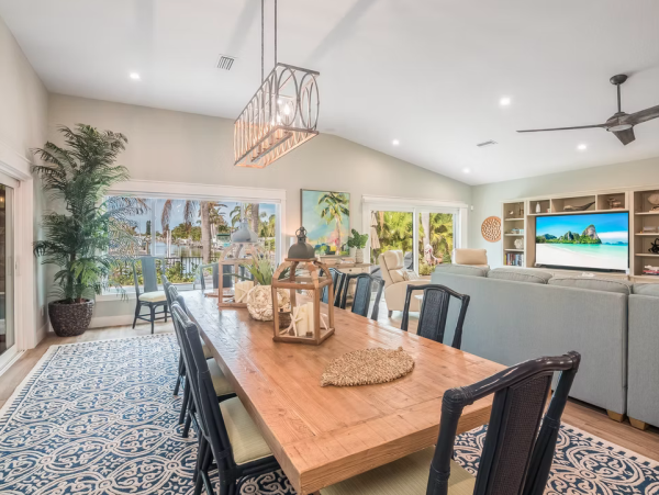 Luxurious 4-Bedroom Waterfront Villa in Holmes Beach